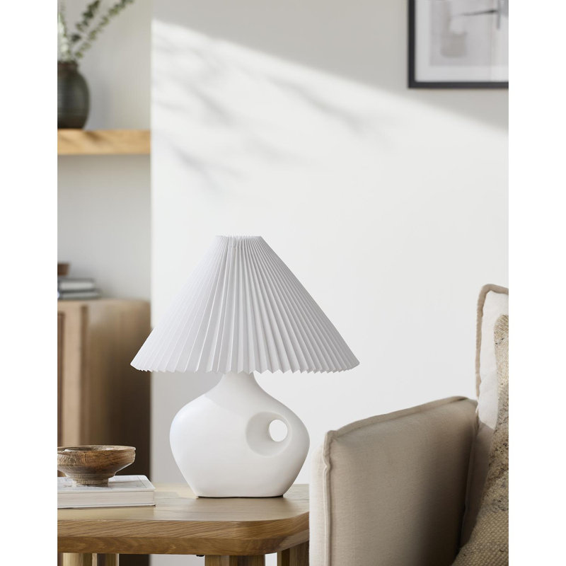 Tuan Table Lamp, White