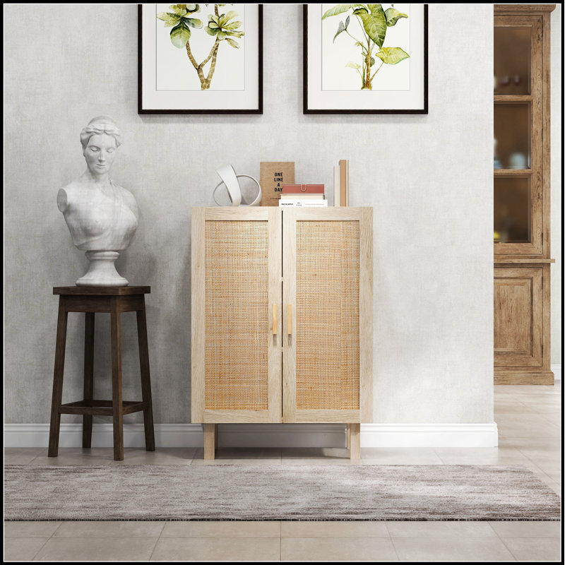 Buffet avec portes en osier naturel avec rangement spacieux et conception durable pour une utilisation polyvalente