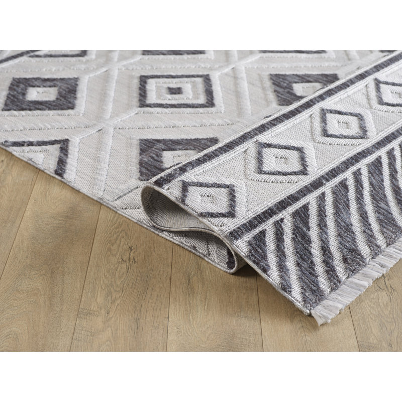 Geometric Indoor Rug, Rectangle 5' x 7'6"