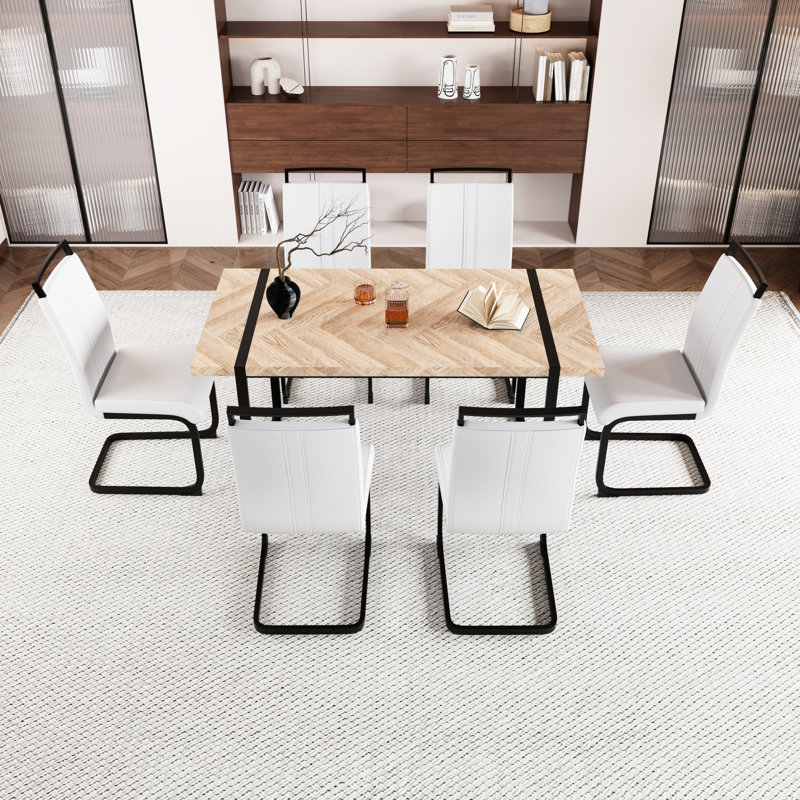 Table et chaise de salle à manger 59 ", style industriel rustique. Structure en métal de table pour la durabilité. Chaises sans accoudoirs en polyuréthane avec rembourrage épais. Tendance. Sièges polyvalents. Support de dossier ergonomique. Facile