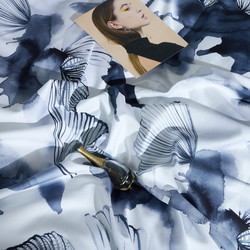 Lunaria Yaneris Dark Blue Ginkgo Leaf Duvet Cover Set – 3 Piece, 100% Long-Staple Cotton, Watercolor Print