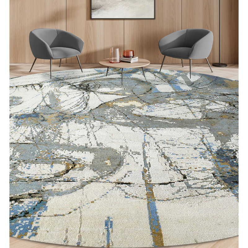 Area Rug in Ivory/Multi