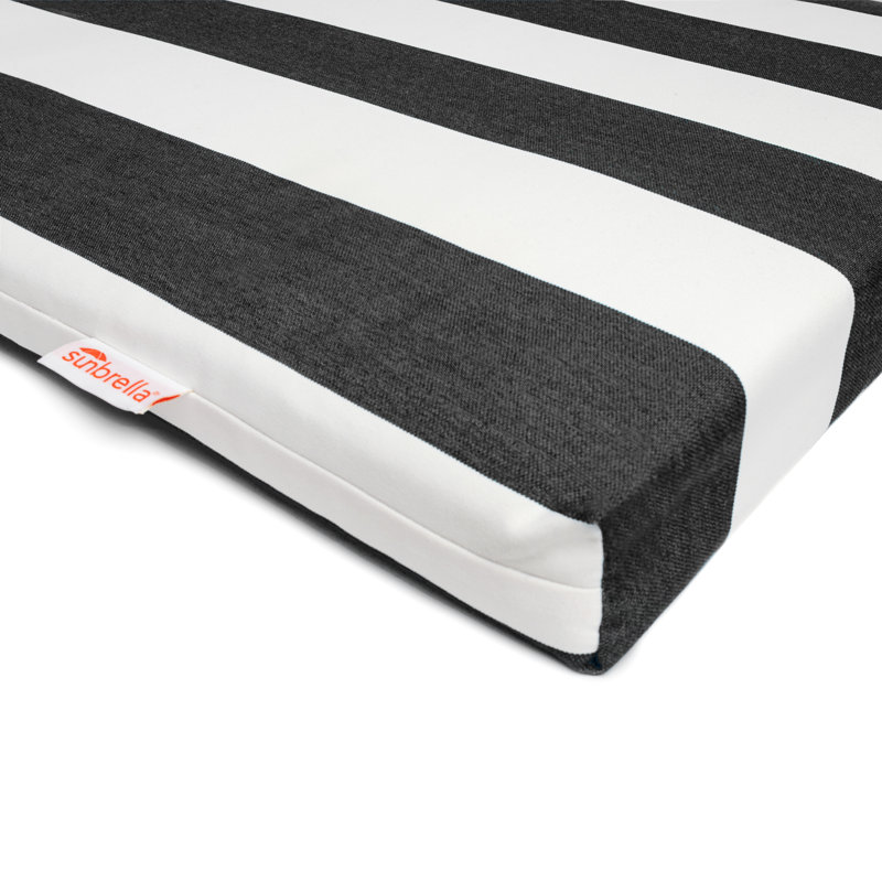 Longshore Tides 1 - Piece Cushion, Noir / blanc