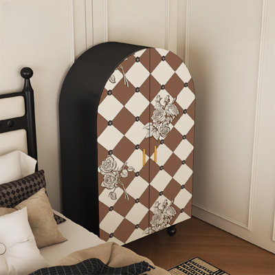 Armoire arquée avec tablettes et portes