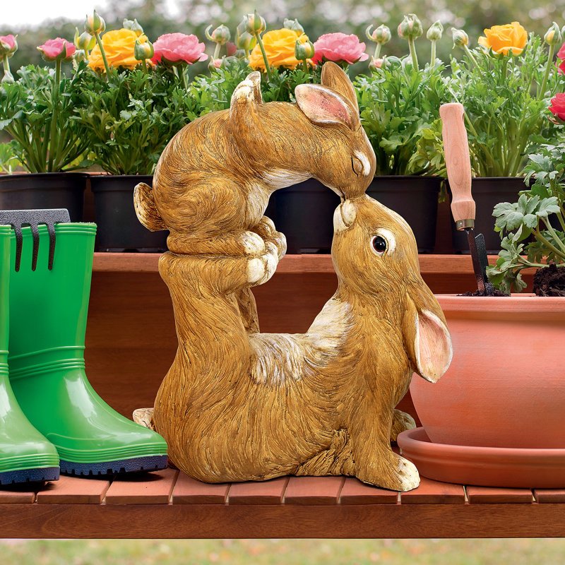 Statue amoureuse lapin en équilibre