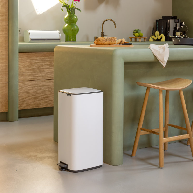 Bo Step On Trash Can, 8 Gallon (30 Liter), White