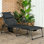 Chaise longue pliante avec dossier inclinable à 5 niveaux Outsunny, fauteuil de bronzage extérieur avec trou pour le visage de lecture