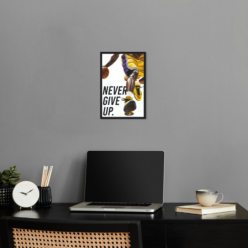 «Never donner à l'athlète» par Notoriart, Cadre noir, H 16 po x l 11 po