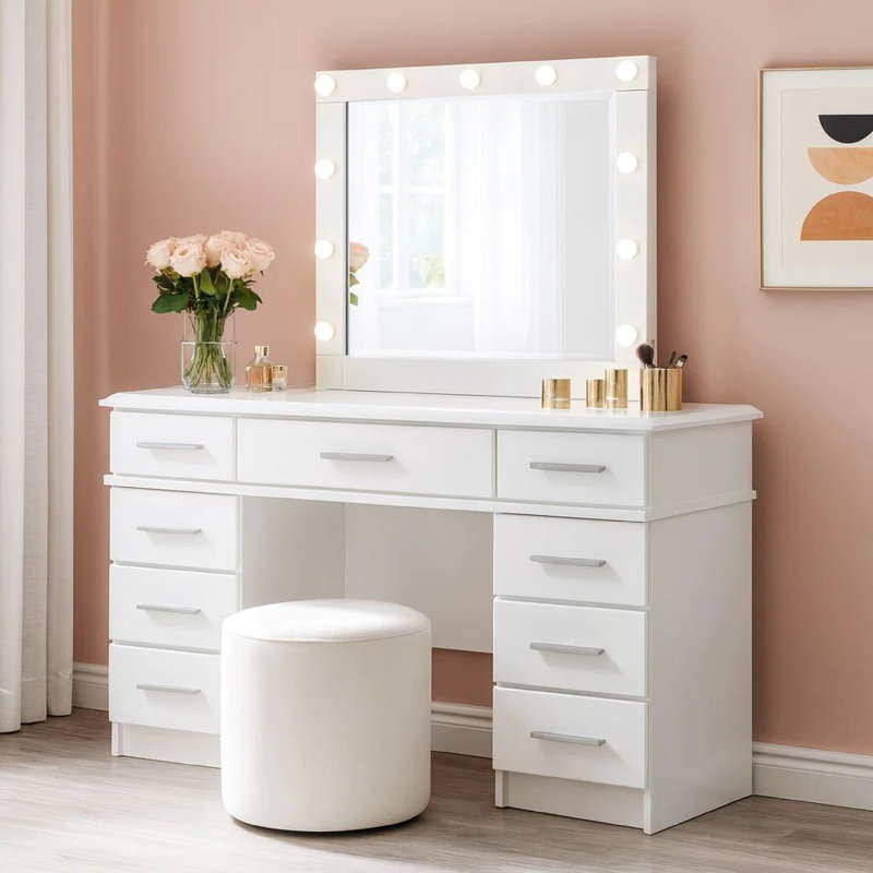Kashanna Vanity