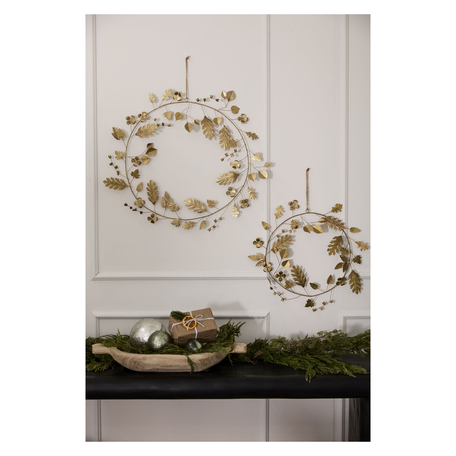 Cold Weather Wreath 17", 17" H x 0.1" W x 17" D