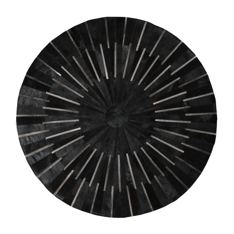 Tapis noir en cuir de vache Juwairia, Rond 6 pi