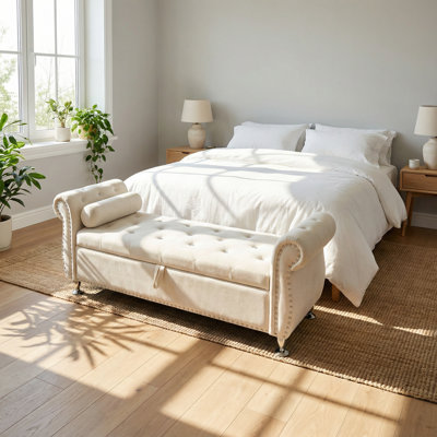 Élégant banc de rangement avec repose-pieds rembourré en velours de 62 pouces avec accents capitonnés et coussin amovible