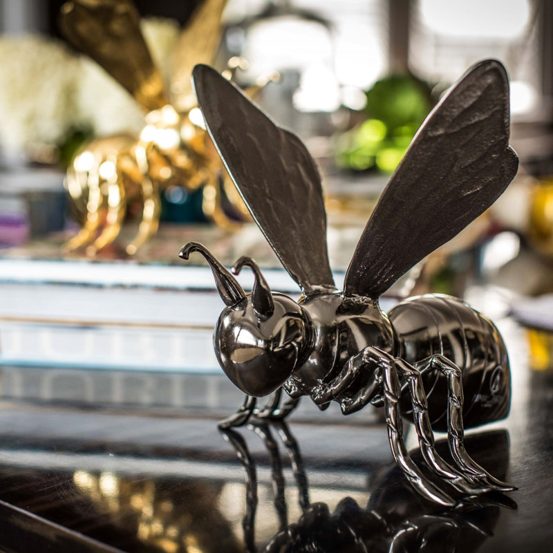 Queen Bee, Black Nickel