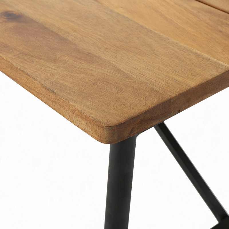 Table basse d'extérieur rectangulaire avec pieds tubulaires en angle et plateau en bois