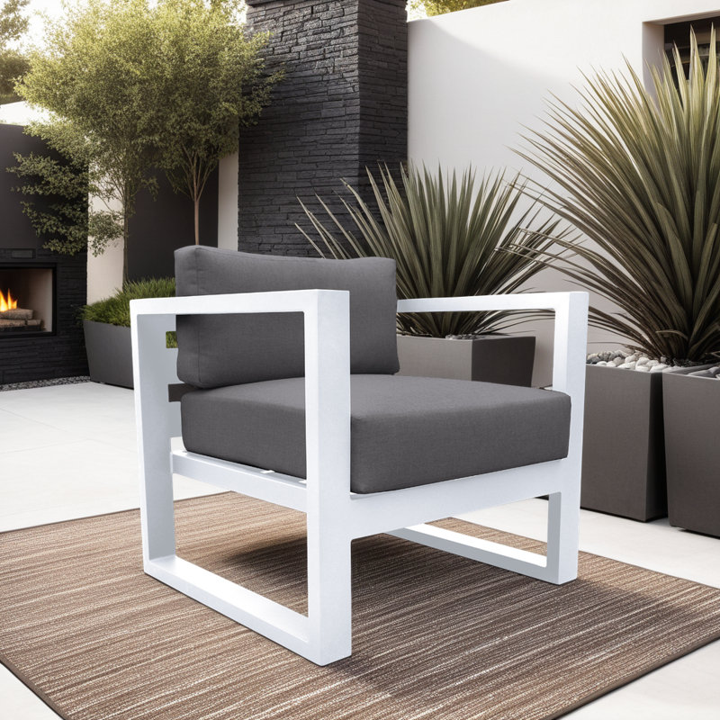 Chaise d'extérieur en aluminium gris foncé et blanc Rishana
