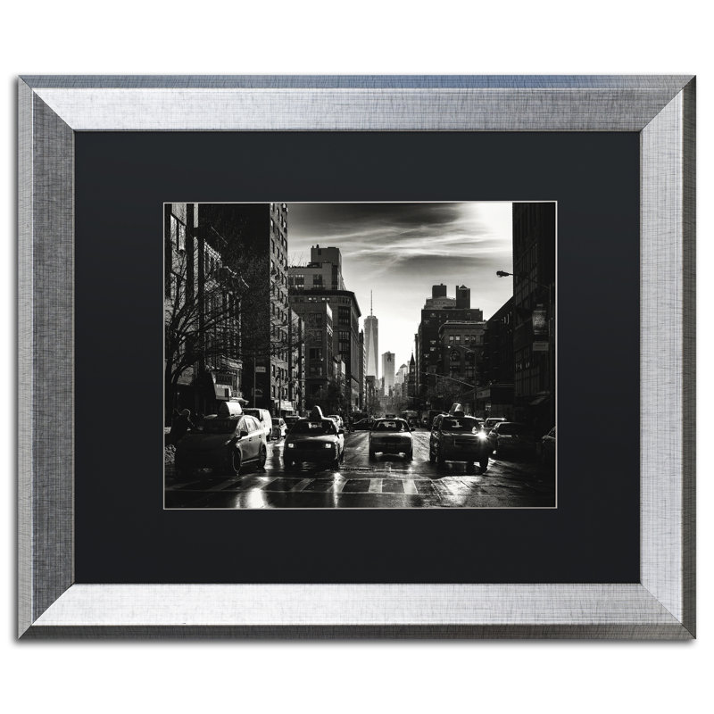 "Gotham Taxi NYC" par Philippe Hugonnard, reproduction de photo encadrée, H 11 po x l 14 po x P 0,5 po, Encadrement argenté