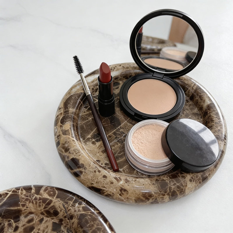 Plateau décoratif en marbre naturel pour bijoux, maquillage et articles essentiels | Plateau rond pour meuble-lavabo avec base antidérapante pour salle de bain, chambre à coucher et table basse