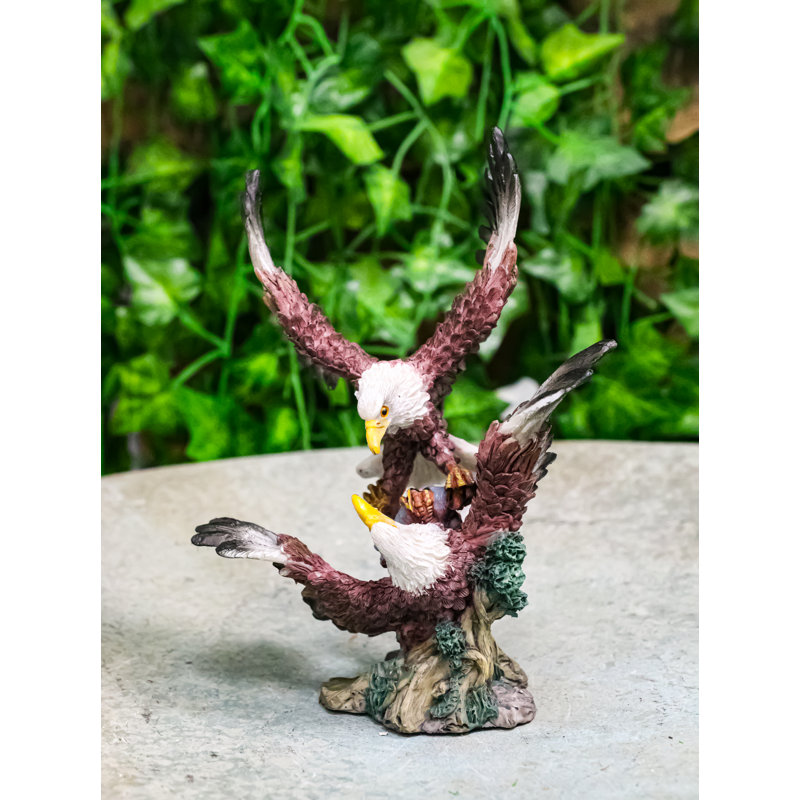 Figurine de combat de 2 aigles à tête blanche de Wild Heritage : bataille aérienne