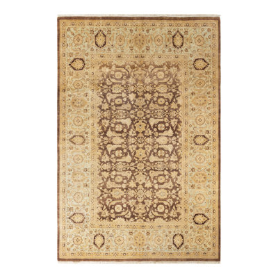 Tapis unique noué à la main brun / jaune / ivoire Triandos Mogul 6 pi 1 po x 9 pi 1 po
