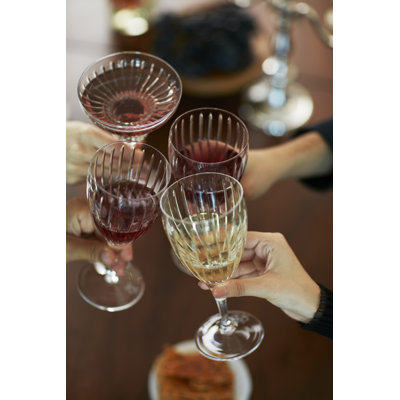 Ensemble de 4 verres à vin Zelda - Verrerie cannelée transparente moderne pour cocktails et jus de vin