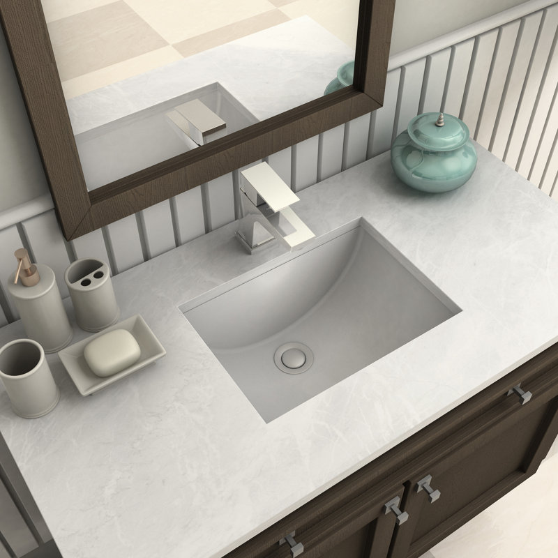 South Lake Single Hole Bathroom Faucet with Drain Assembly