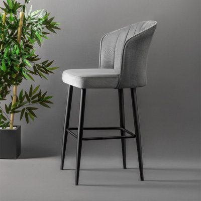 Ensemble de tabourets de bar modernes, noir, 20,5 po x 38,2 po x 16,5 po | 100% panneau de particules enduit de mélamine, épaisseur de 0,7 po | Élégants sièges en tissu 100% polyester, pieds en métal robustes, idéaux pour les espaces industriels