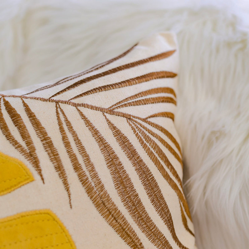 Coussin décoratif Autumn Vibes, Carré 20 po, Motif floral jaune