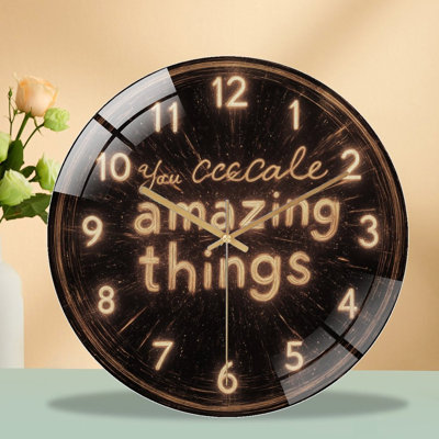Horloge murale 12 po en verre trempé silencieux, «Glowing Face Amazing Things», horloge silencieuse, à piles (piles AA non incluses), décoration artistique