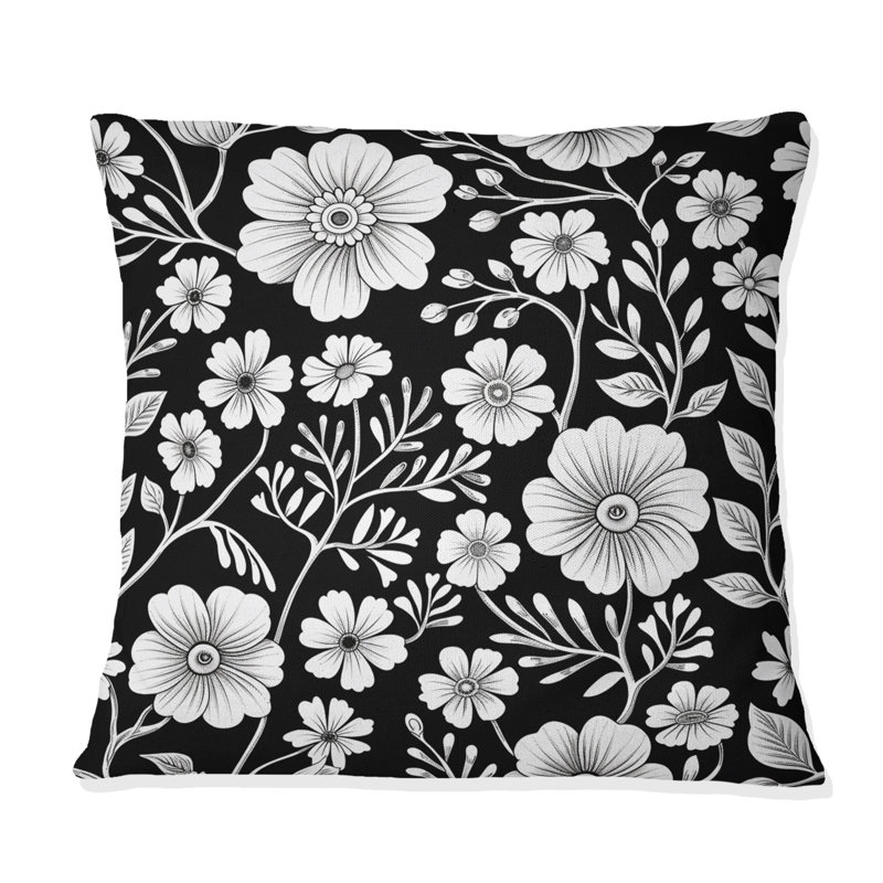 Coussin décoratif noir et blanc avec motif floral Blooms II, H 16 po x l 16 po