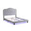 Grand lit plateforme tapissier avec lumières DEL, tête de lit capitonnée à boutons, finition velours gris clair, support à lattes de bois