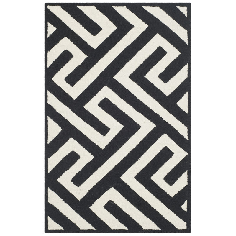 Tapis intérieur / extérieur ivoire / noir crocheté à la main Emer, Rectangle 3 pi 6 po x 5 pi 6 po