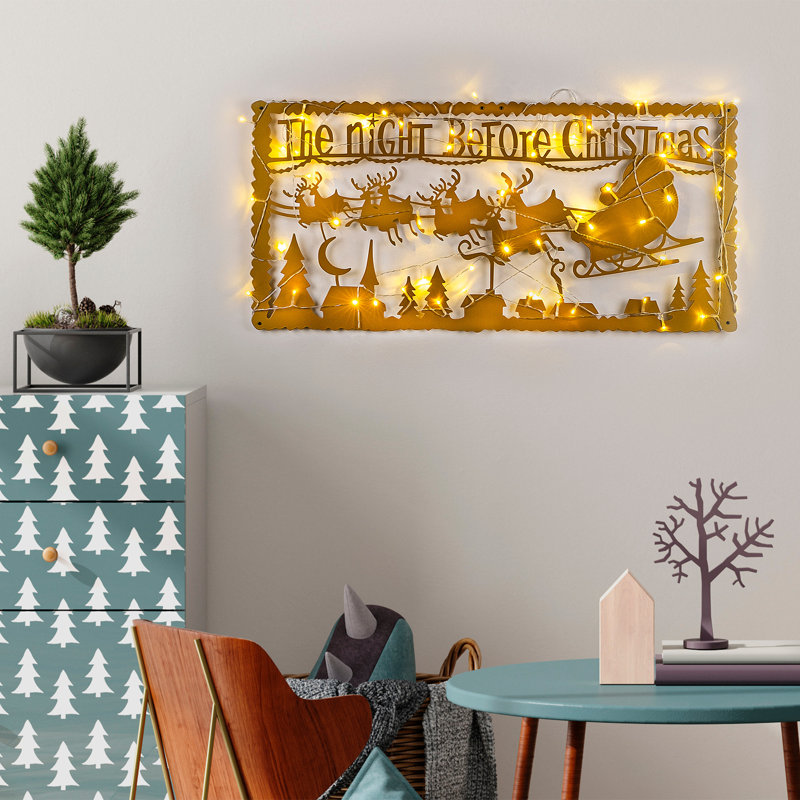 Wall Decor on Metal, Gold