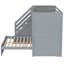Lit superposé simple au-dessus d'un lit double en L avec escalier de rangement, armoire, armoire et luminaire-1104902985