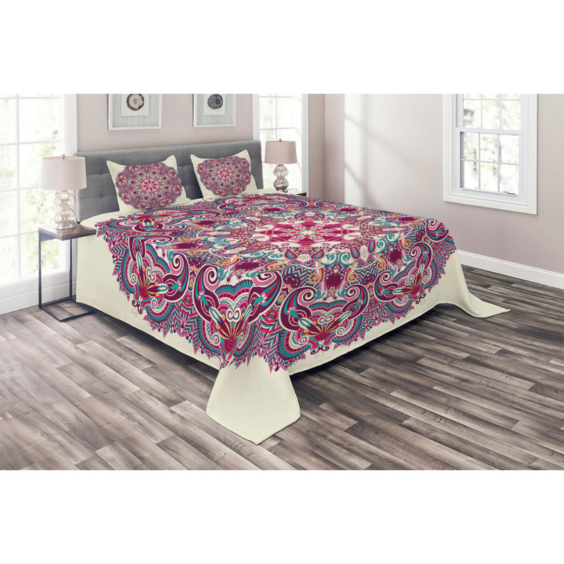 Puppy Eclectic Polyester Coverlet, King Bedspread + 2 Shams