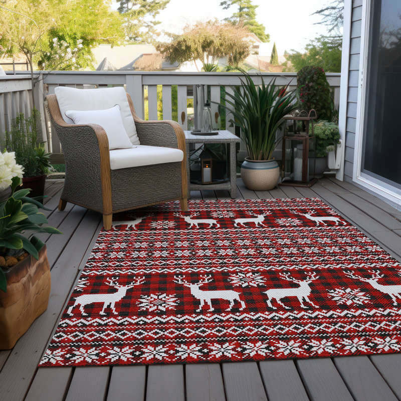 Red and White Reindeer Pattern Washable Synthetic Rug 5' x 7'