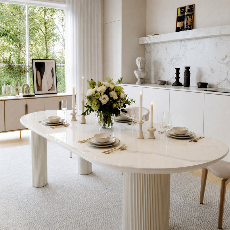 Table de salle à manger 79 "ovale crème avec plateau en pierre frittée brillante et base en bois cannelé