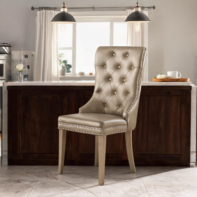Ensemble de 2 fauteuils d'appoint à oreilles en similicuir champagne pour salle à manger, paire capitonnée avec pieds en bois massif