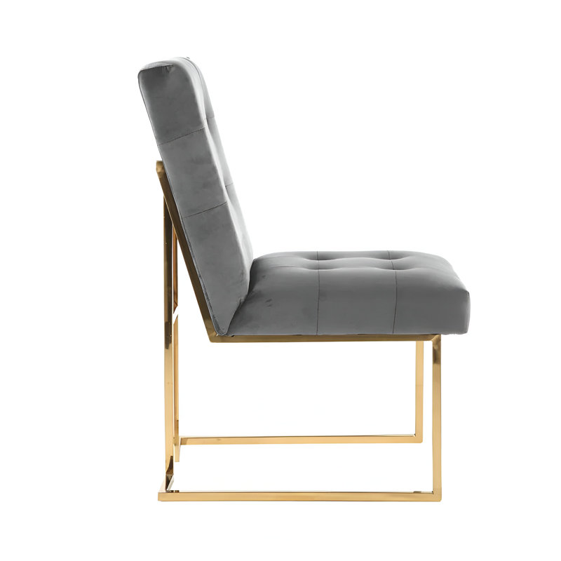 Chaise Than, Gris