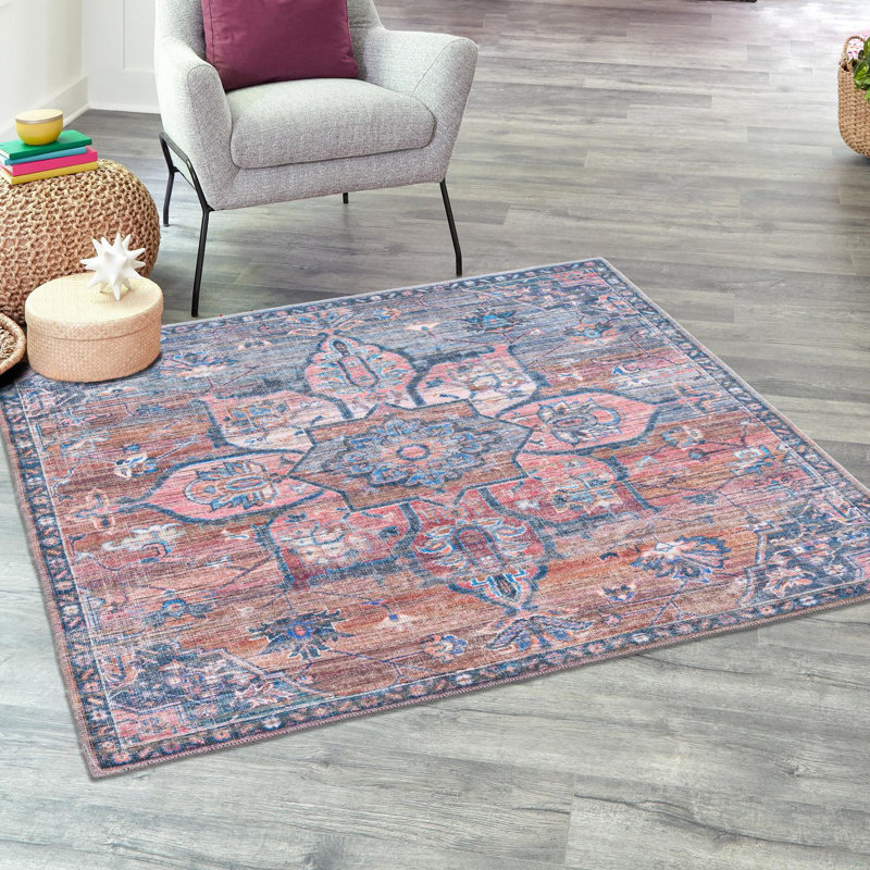 Tapis oriental rose / bleu Gwin, Carré 7 pi 3 po