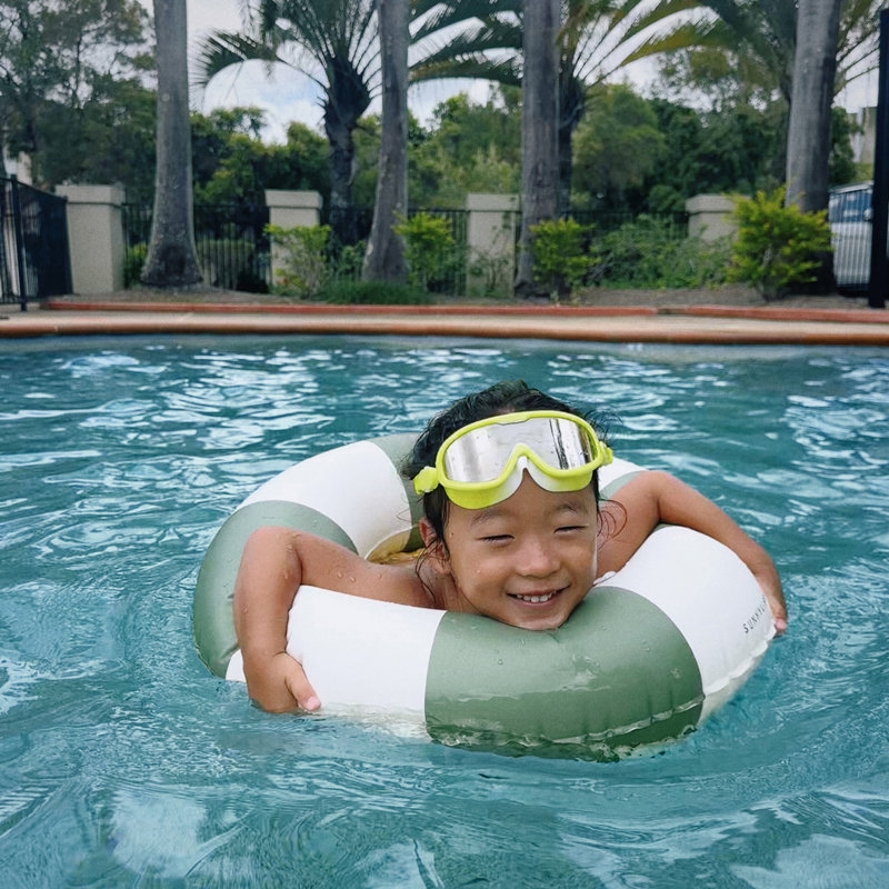 Mini anneau de piscine tubulaire: Tides Out Olive Stripe, H 7,9 po x l 4,3 po x P 8,3 po, Vert