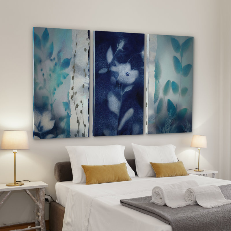 «Indigo Montage», image multi-pièces sur toile tendue, H 24 po x l 36 po x P 1,5 po