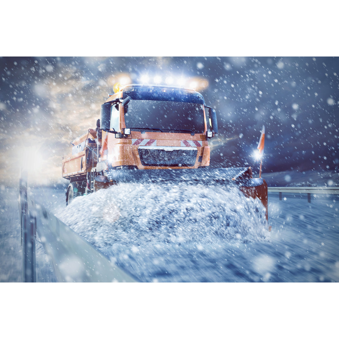 Snowy Road von schmidt - Wrapped Canvas Photograph