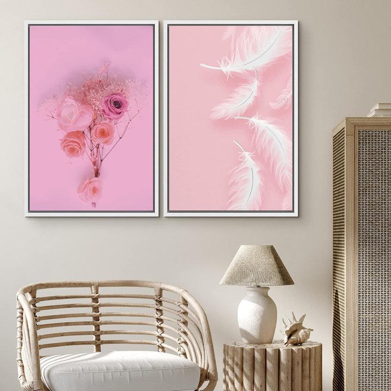 Duo de roses roses et de plumes, H 24 po x l 16 po