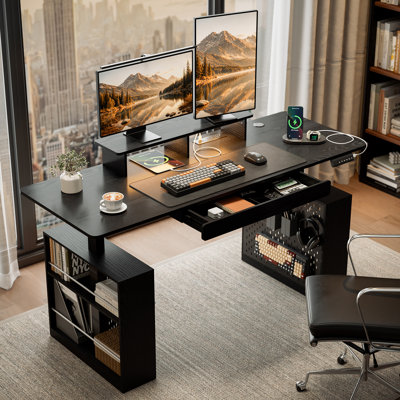 Bureau assis-debout électrique 63 po x 24 po avec prise de courant et lumières DEL, bureau debout à hauteur réglable avec tiroir, étagère de rangement ouverte à 2 niveaux et support pour écran, fini noyer et noir pour le bureau personnel