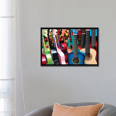 «Toy Guitars» par Walter Bibikow - reproduction de photo sur toile tendue
