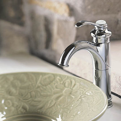 Fairfax Single hole Bathroom Faucet with Drain Assembly
