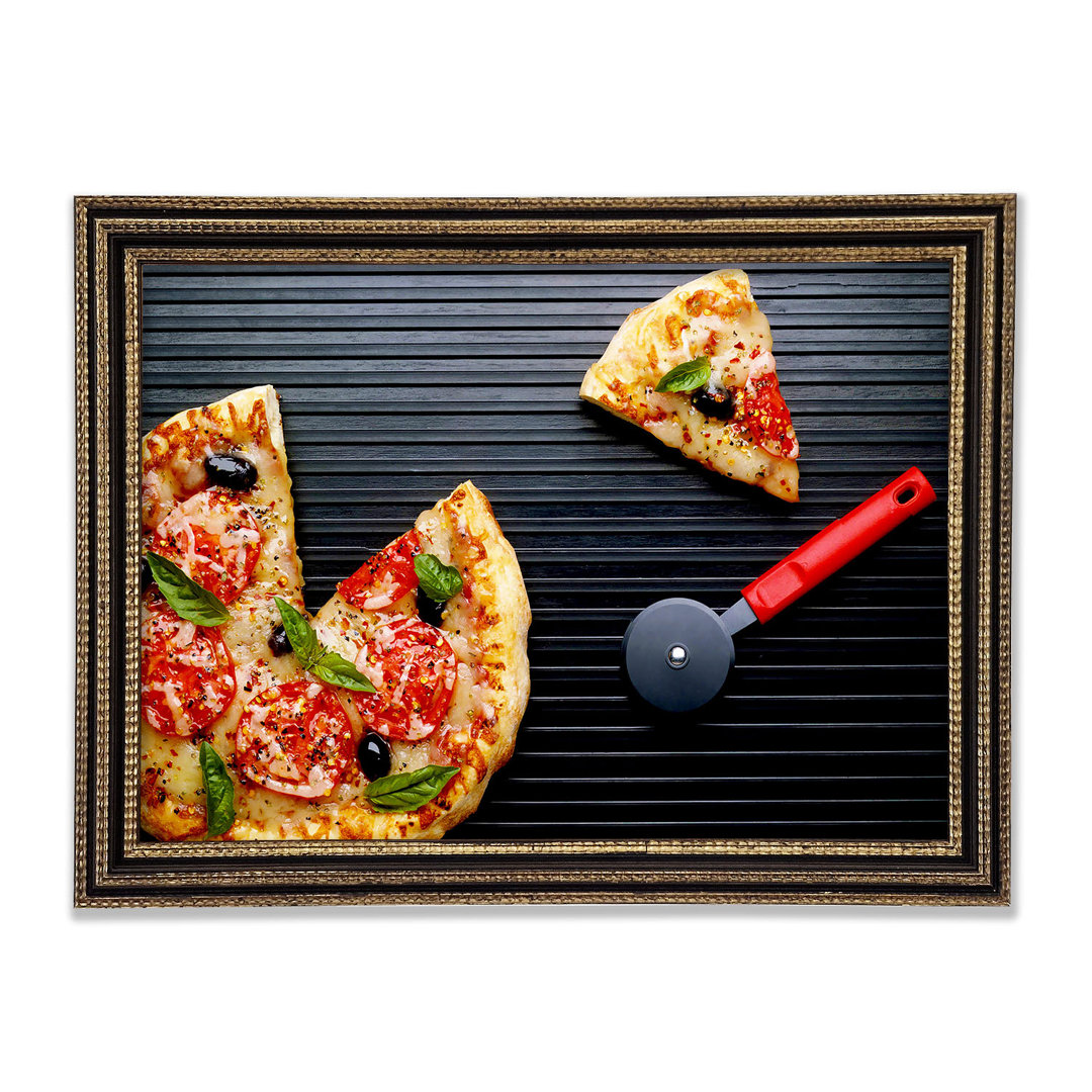 Pizza Sliced Gerahmter Druck