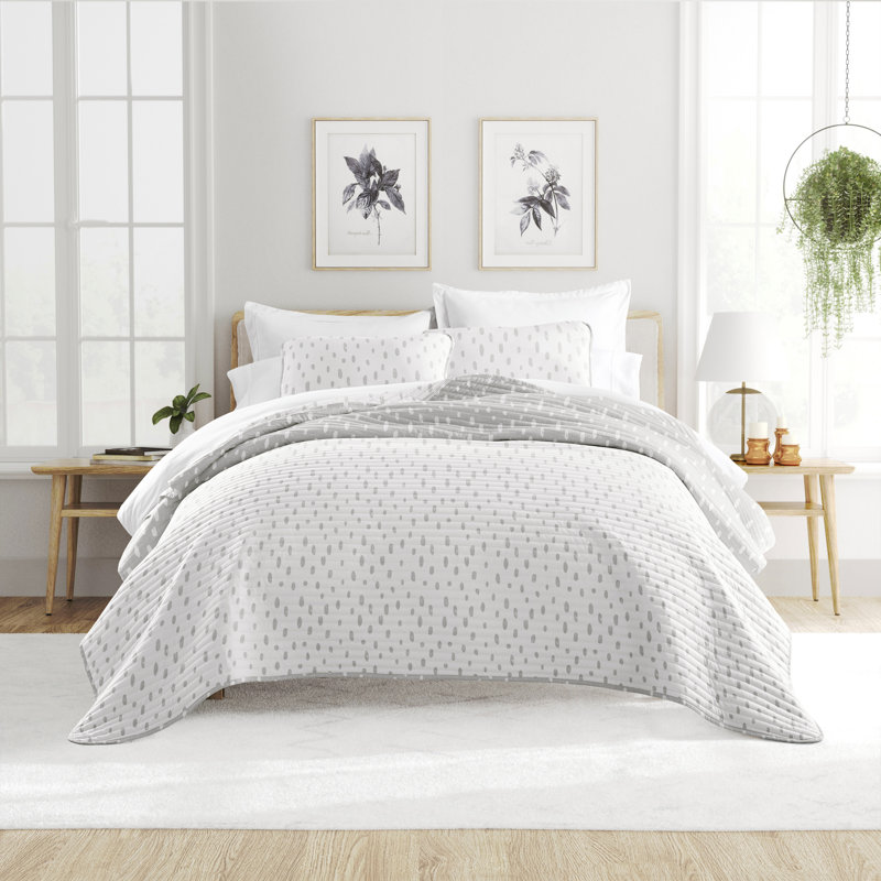Light Gray Twin Reversible Microfiber Quilt Set with Painted Dots
