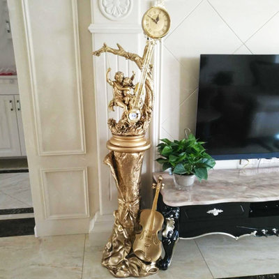 Figurines et objets décoratifs modernes en résine
