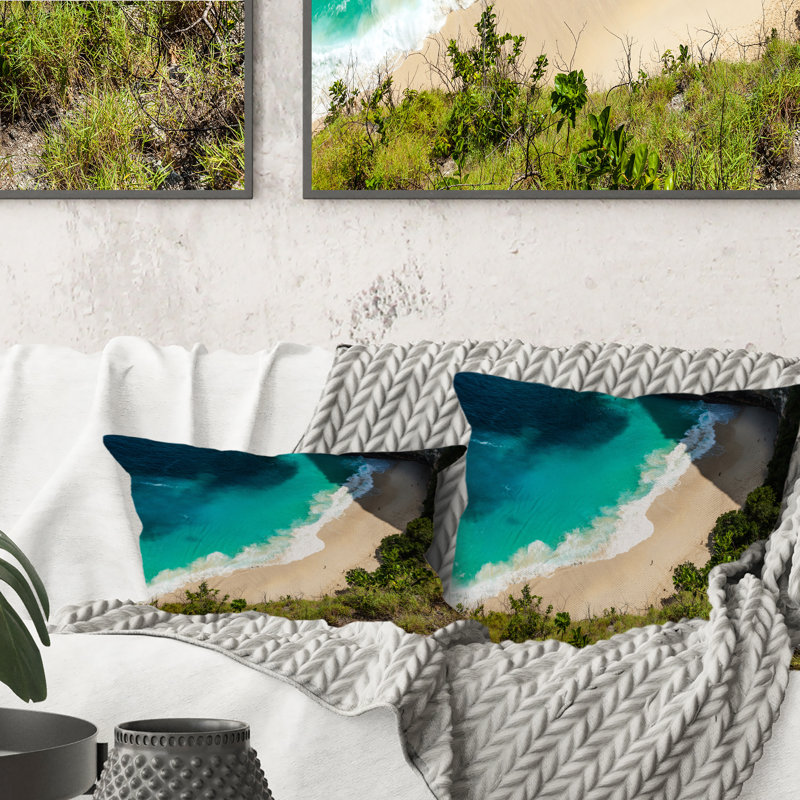 Vue aérienne de la plage tropicale V - Coussin décoratif imprimé nautique et côtier 1